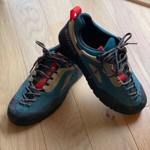 BUTORA Unisex Wing Blue Approach Mens Hiker Climbing Shoe Sz US 9 UK 8